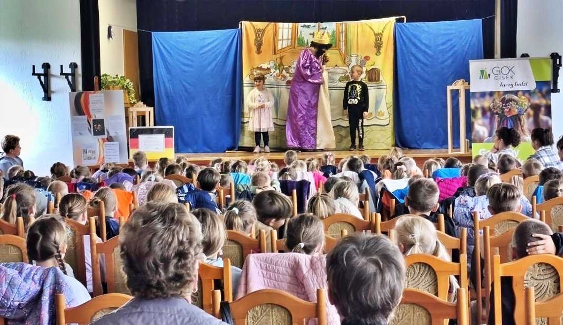 Bajkowy dzień w Cisku i Łanach w ramach Tygodnia Bibliotek. ZDJĘCIA