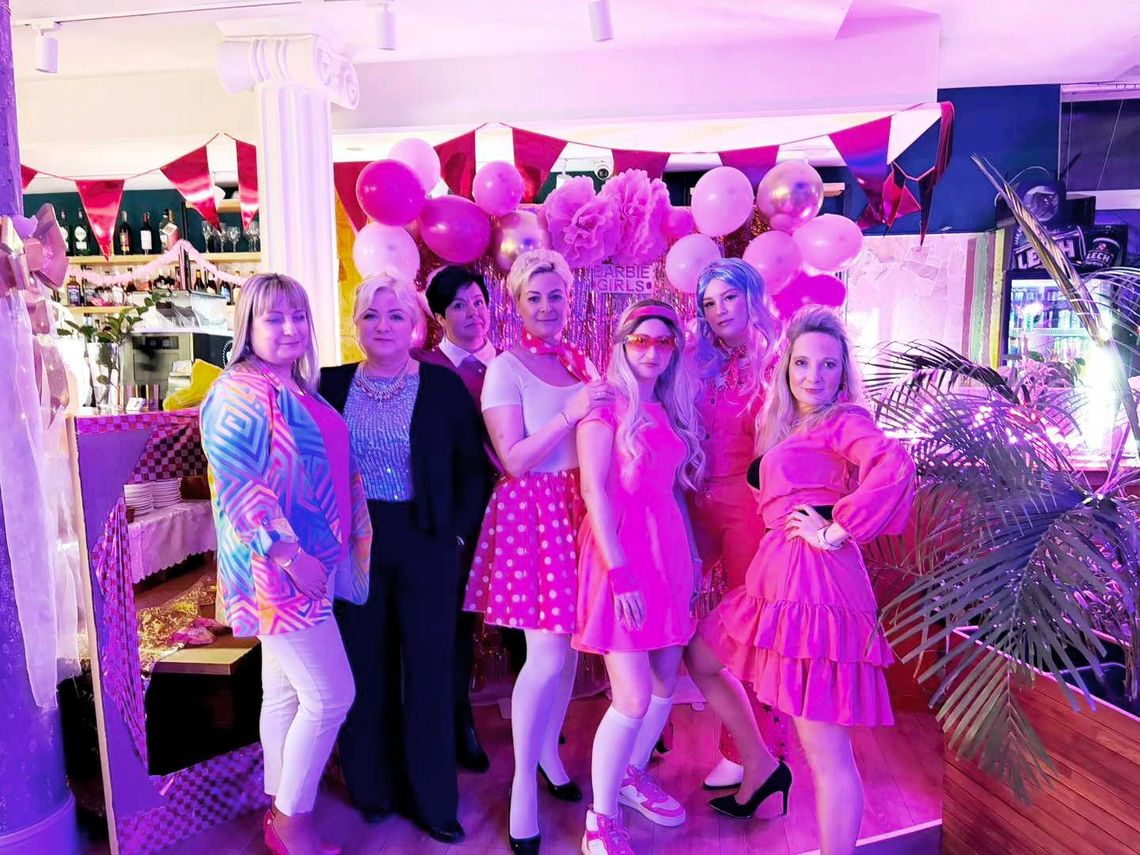 Barbie opanowały Śródmieście. "Babski Comber" na różowo. ZDJĘCIA Barbie opanowały Śródmieście. "Babski Comber" na różowo. ZDJĘCIA