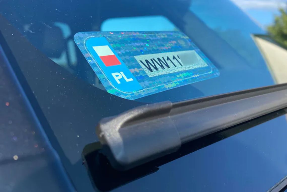 Bez obowiązkowej nalepki od 4 września. Kierowcy zaoszczędzą Bez obowiązkowej nalepki od 4 września. Kierowcy zaoszczędzą