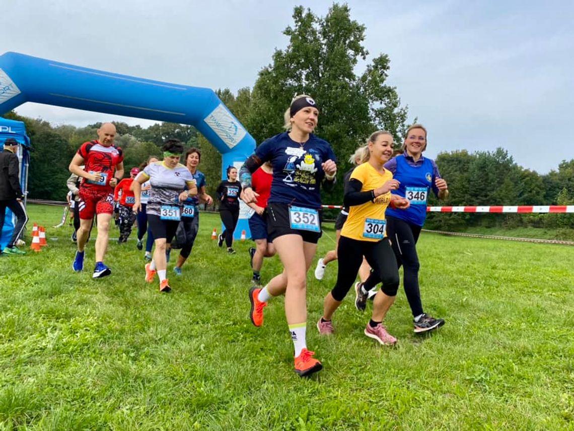 Biegli po Zdrowi. Mieli do pokonania 5 kilometrów. ZDJĘCIA