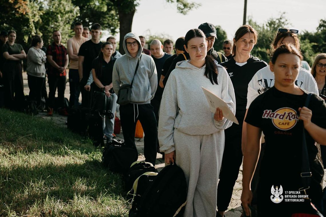 Blisko 200 nowych ochotników w szeregach opolskiego WOT. ZDJĘCIA