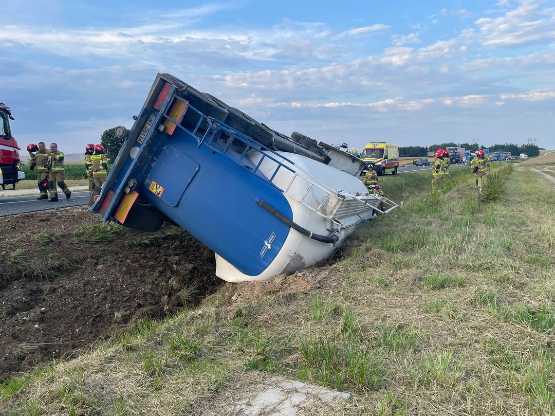 Bohaterska postawa kobiety, która jako pierwsza ruszyła z pomocą poszkodowanemu kierowcy Bohaterska postawa kobiety, która jako pierwsza ruszyła z pomocą poszkodowanemu kierowcy