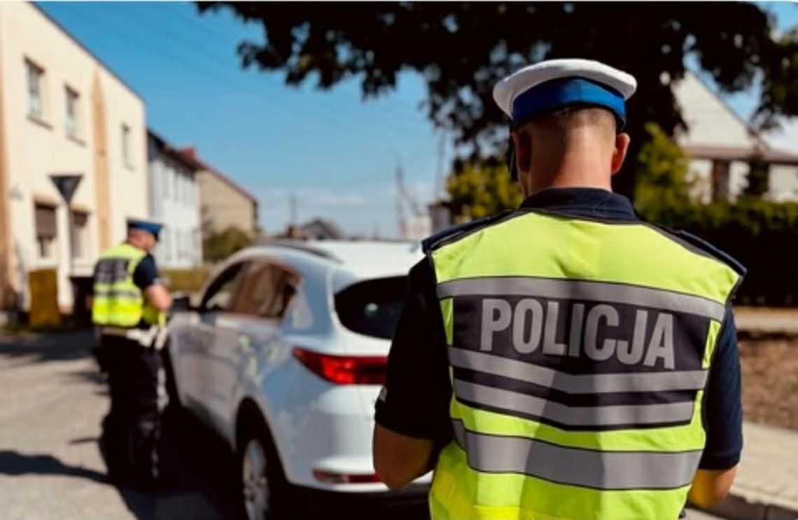 Brak pasów był najmniejszym problemem. 51-latek prowadził mimo sądowego zakazu Brak pasów był najmniejszym problemem. 51-latek prowadził mimo sądowego zakazu