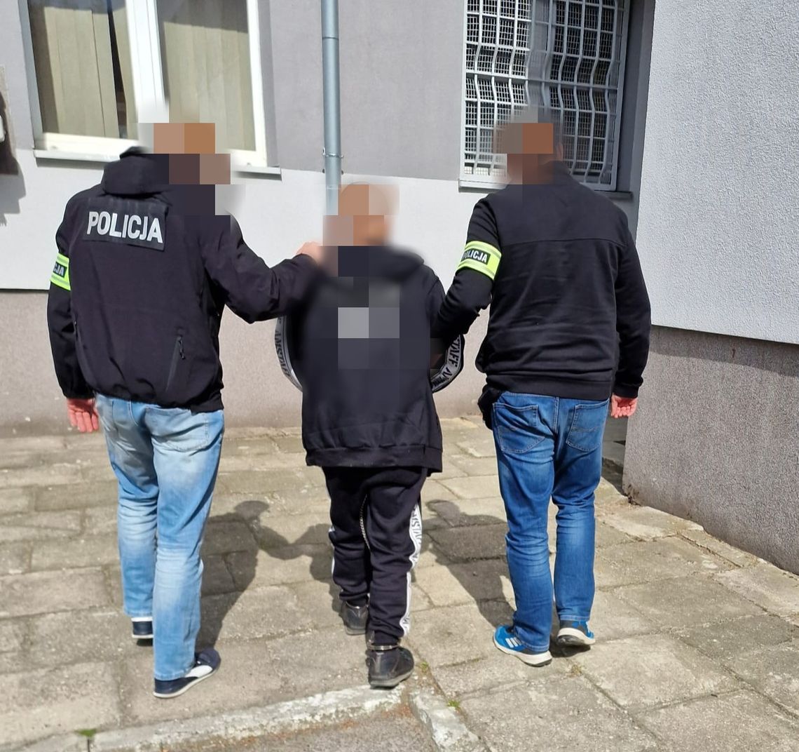 Brutalny atak w Kędzierzynie-Koźlu. Nożownik zadał kilka ciosów w plecy 55-latka