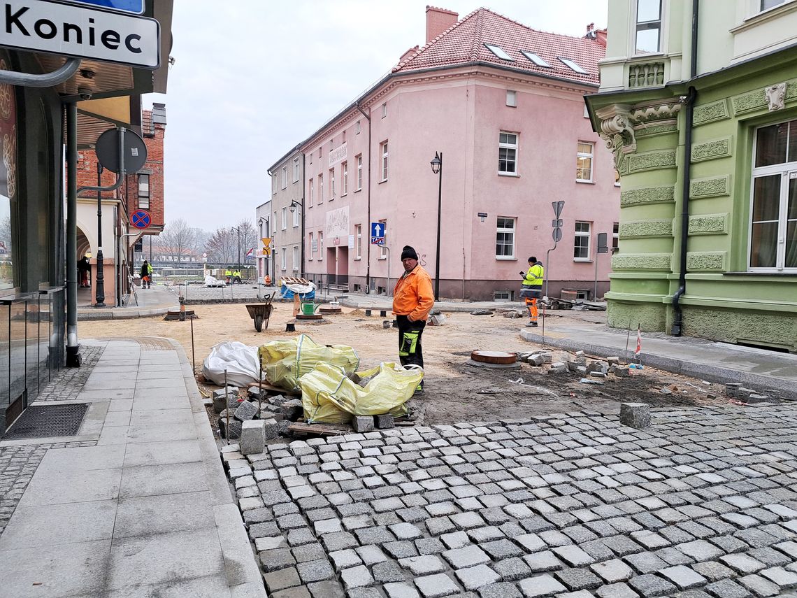 Budowlańcy kończą remont ul. Marii Skłodowskiej-Curie. ZDJĘCIA