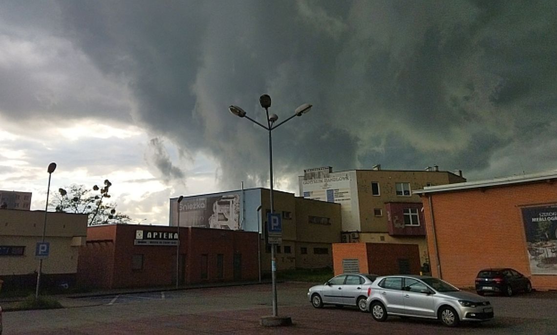 Burze z piorunami nad regionem - Instytut Meteorologii ostrzega