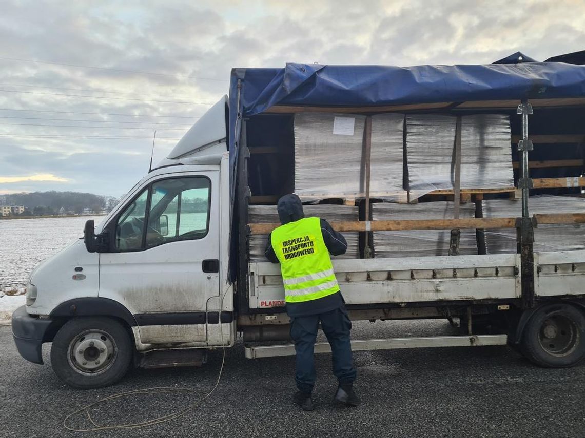 Bus zatrzymany przez inspektorów z Kędzierzyna-Koźla ważył aż 9,5 tony Bus zatrzymany przez inspektorów z Kędzierzyna-Koźla ważył aż 9,5 tony