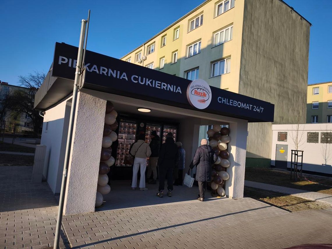 Chlebomat w Kędzierzynie-Koźlu. Świeże pieczywo i ciasta o każdej porze