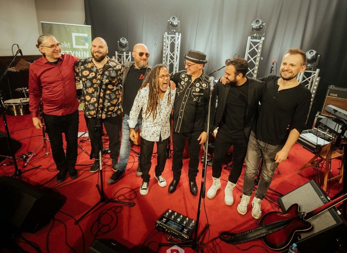 Cichoński i Torres zagrają przeboje legendy. Viva Santana w Klubie Kameleon Cichoński i Torres zagrają przeboje legendy. Viva Santana w Klubie Kameleon