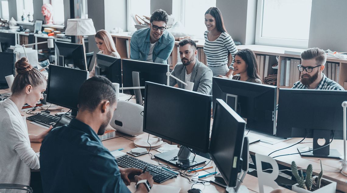 Co to jest praca hybrydowa i jakie ma zalety?