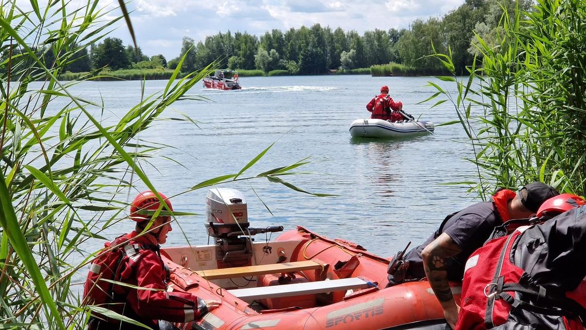 Ćwiczenia strażackie z zakresu ratownictwa wodnego Ćwiczenia strażackie z zakresu ratownictwa wodnego