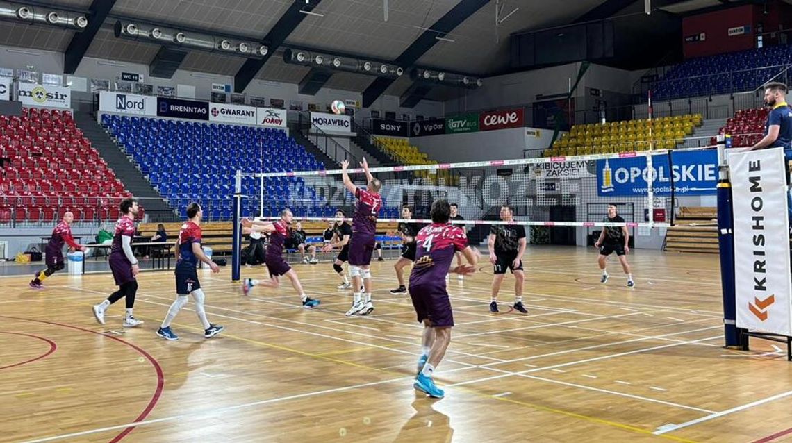Czas na decydujące mecze. Rusza faza play-off mistrzostw miasta w siatkówce