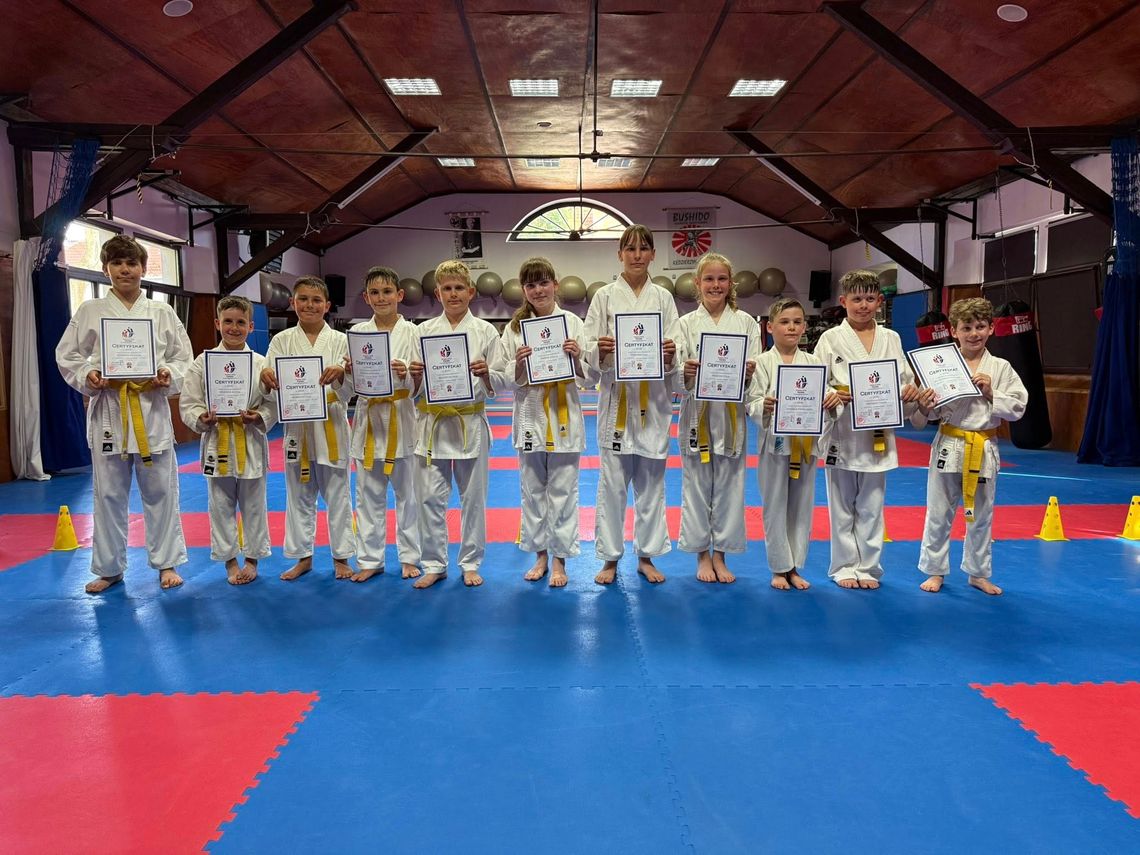 Czas na zasłużone wakacje młodych karateków. ZDJĘCIA
