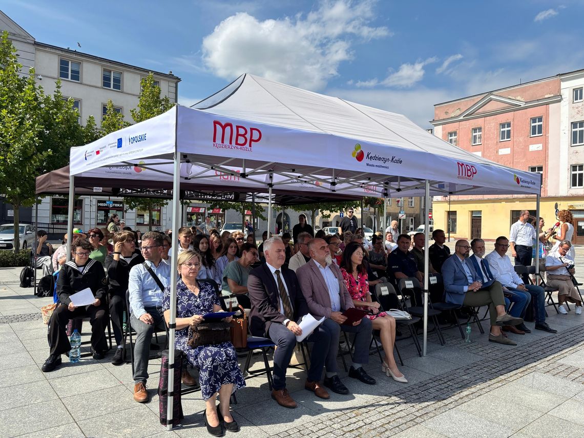 Czternasta odsłona akcji „Narodowe Czytanie”. Jan Kochanowski na kozielskim Rynku. ZDJĘCIA