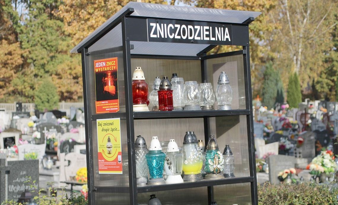 Daj zniczowi drugie życie. Na miejskich cmentarzach znajdziemy "Zniczodzielnie" Daj zniczowi drugie życie. Na miejskich cmentarzach znajdziemy "Zniczodzielnie"