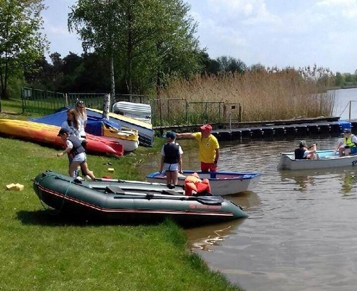 Dębowa powitała pierwsze w tym roku żaglówki Dębowa powitała pierwsze w tym roku żaglówki