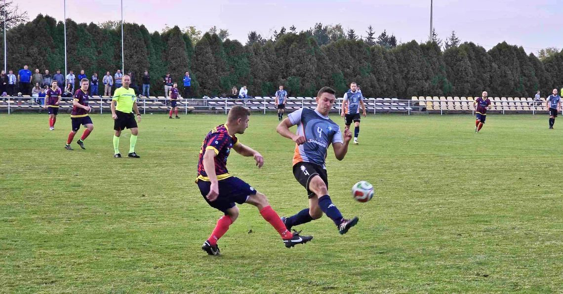 Derby gminy Cisek. Dwa gole Witki dały wygraną. ZDJĘCIA Derby gminy Cisek. Dwa gole Witki dały wygraną. ZDJĘCIA