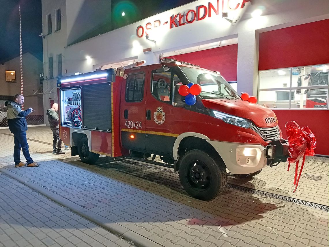 Nowy samochód ratowniczo-gaśniczy w OSP Kłodnica. ZDJĘCIA