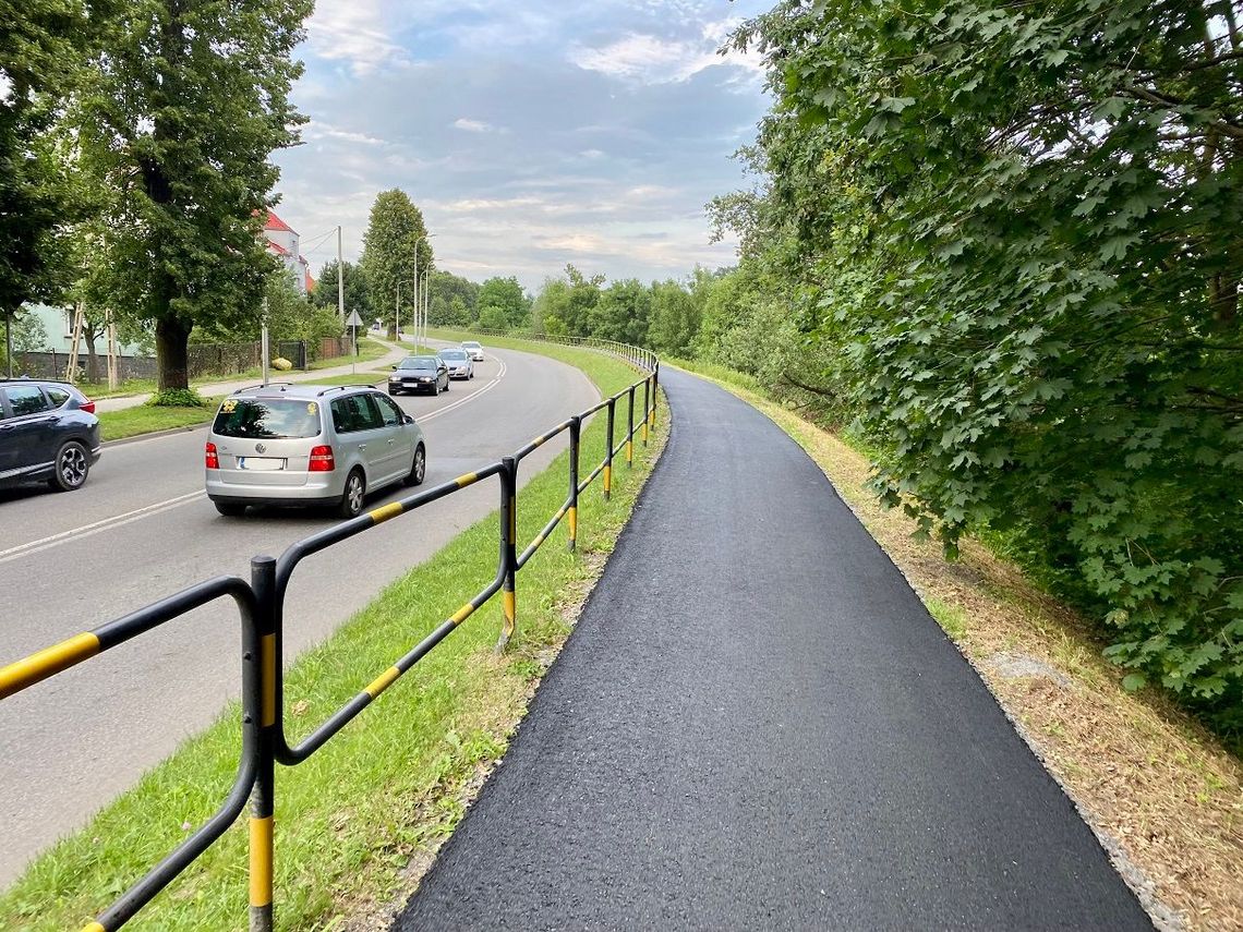 Dobiegł końca remont ścieżki rowerowej na koronie wału przy ul. Dunikowskiego Dobiegł końca remont ścieżki rowerowej na koronie wału przy ul. Dunikowskiego