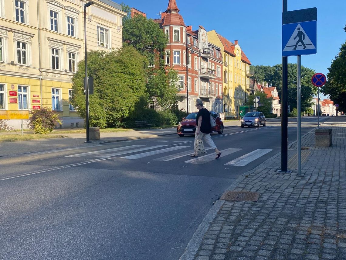 Dobra decyzja. Drogowcy będą malować pasy po zmierzchu Dobra decyzja. Drogowcy będą malować pasy po zmierzchu
