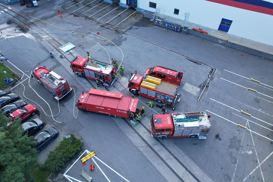 Doszło do rozszczelnienia cysterny z niebezpieczną substancją