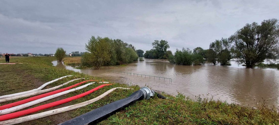 Droga między Ciskiem a Bierawą nieprzejezdna. ZDJĘCIA