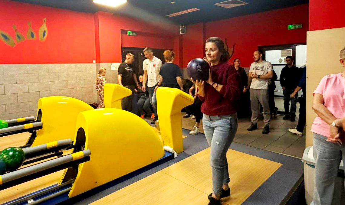 Drużynowe Mistrzostwa Kędzierzyna-Koźla w Bowlingu w sportowej atmosferze. ZDJĘCIA Drużynowe Mistrzostwa Kędzierzyna-Koźla w Bowlingu w sportowej atmosferze. ZDJĘCIA