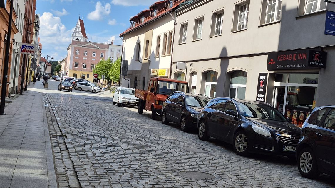 Dwie firmy serwujące kebab w Kędzierzynie-Koźlu ukarane. Mieszkańcy wciąż bez konkretów