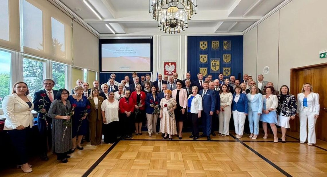 Dwie mieszkanki Kędzierzyna-Koźla z państwowymi odznaczeniami Dwie mieszkanki Kędzierzyna-Koźla z państwowymi odznaczeniami