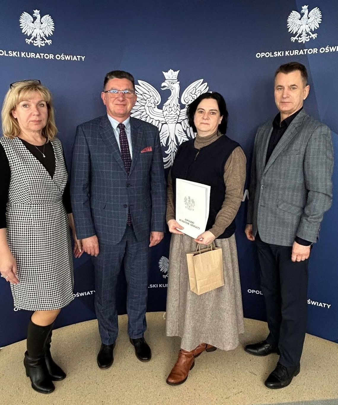 Dyrektor szkoły w Sławięcicach wyróżniony za zaangażowanie w edukację i wychowanie młodego pokolenia