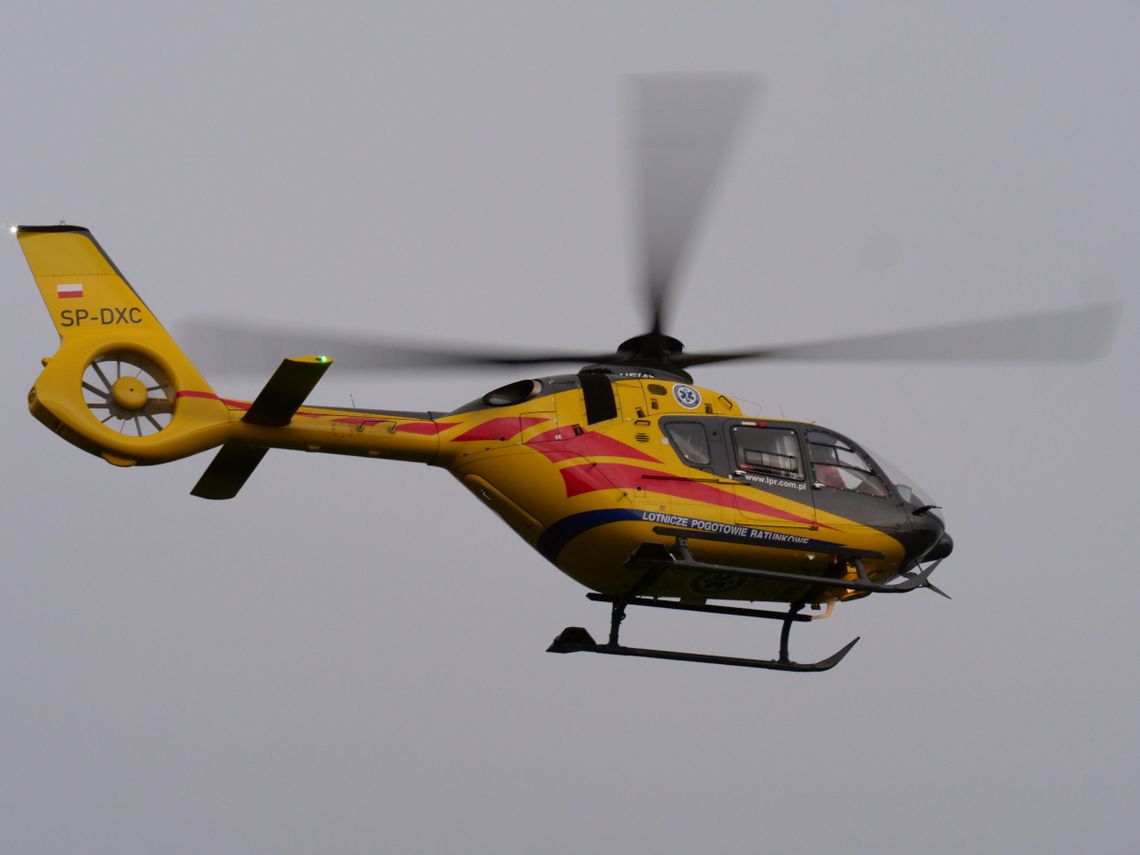 Dziecko quadem wjechało pod pociąg. Na miejscu wszystkie służby