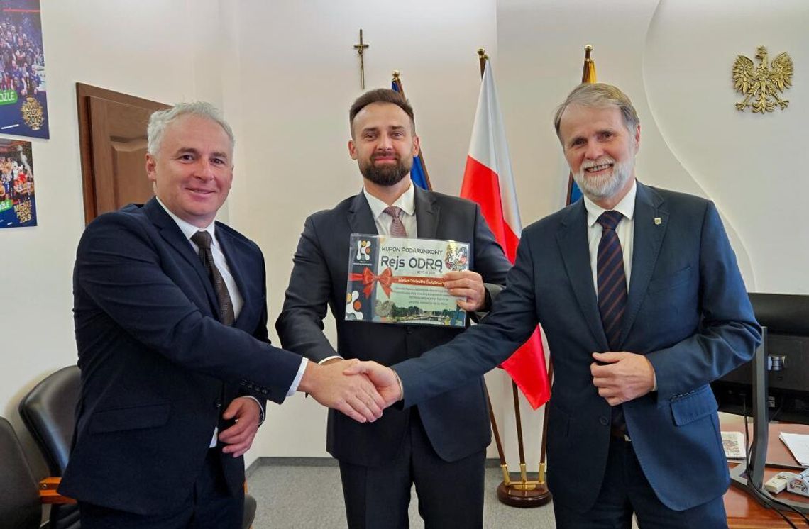 Dziesięć tysięcy złotych dla WOŚP. Wyjątkowy rejs po Odrze wylicytowany! Dziesięć tysięcy złotych dla WOŚP. Wyjątkowy rejs po Odrze wylicytowany!