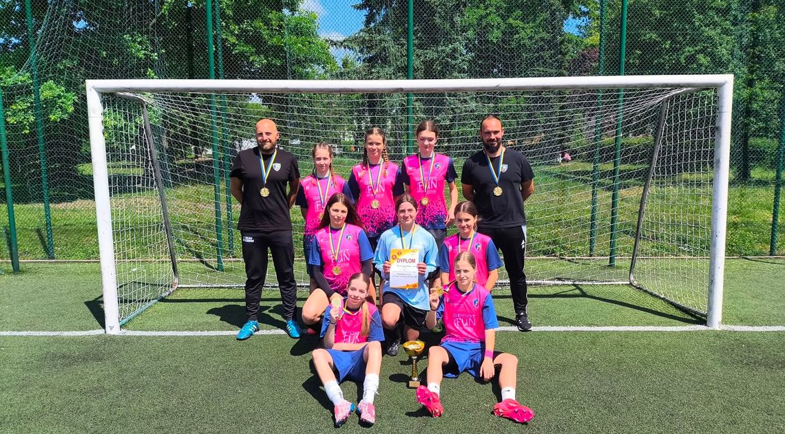 Dziewczyny z „Dziewiątki” znów na szczycie!