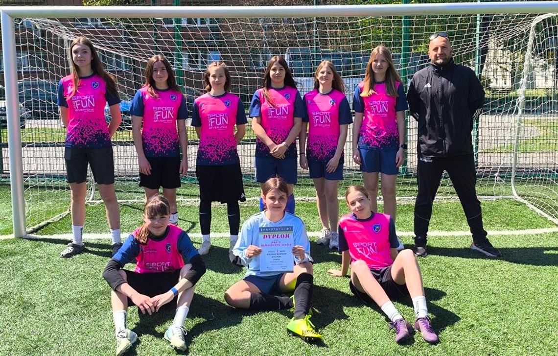 "Dziewiątka" nie do zatrzymania. Piłkarki z Kędzierzyna-Koźla w finale!