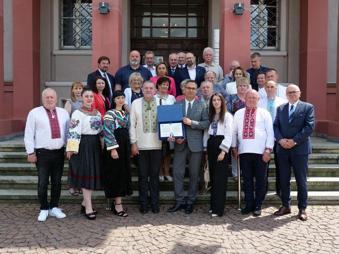 Mija dokładnie rok od podpisania umowy partnerskiej