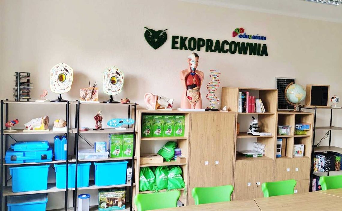 „Ekoklasa” w Pokrzywnicy oficjalnie otwarta podczas obchodów Dnia Świadomości Autyzmu. ZDJĘCIA