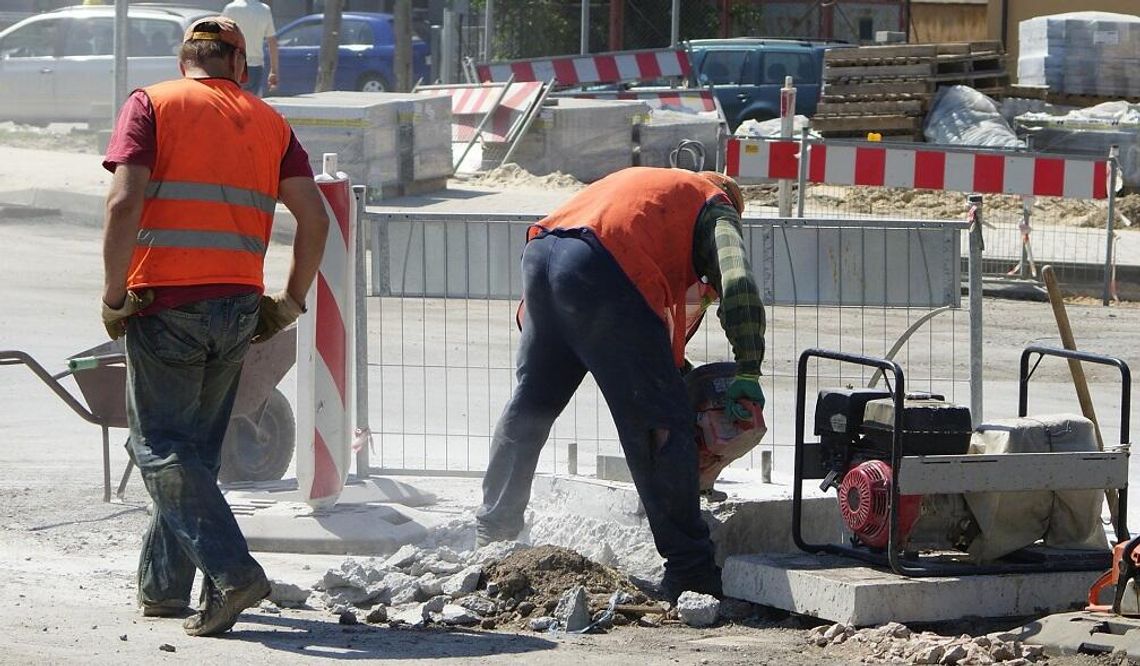 Emerytura nie wystarcza. Coraz więcej seniorów wraca do pracy