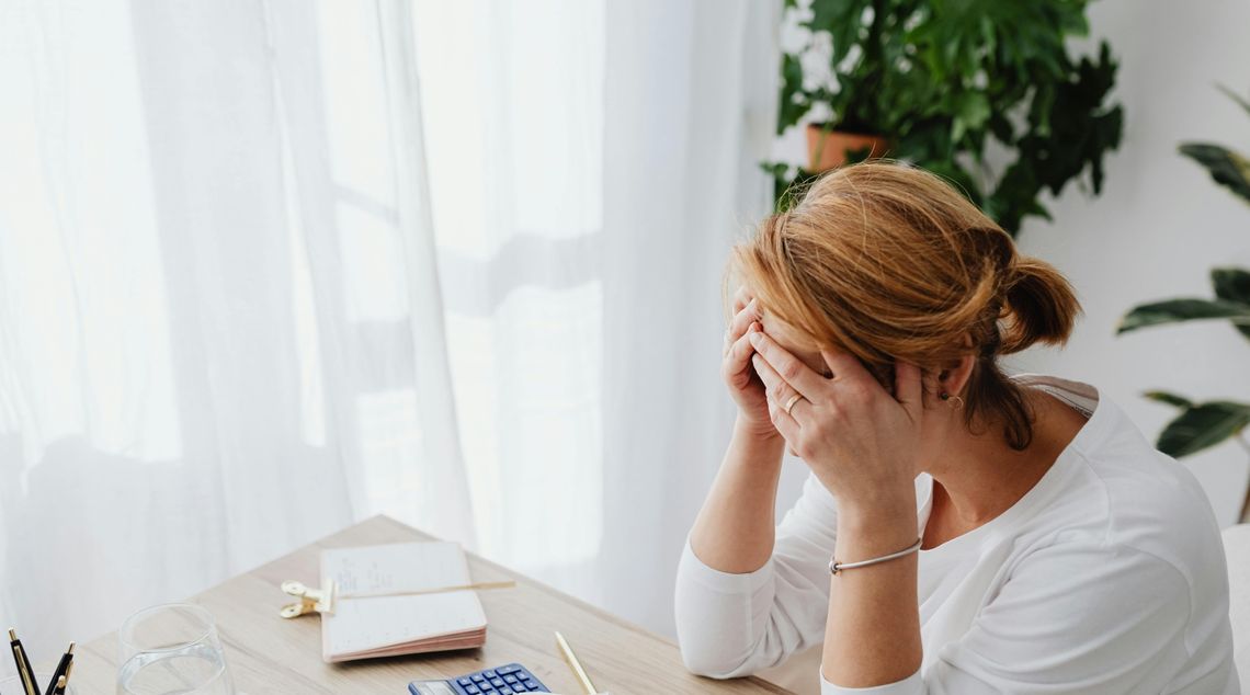 Fałszywy policjant, rzekomy gazownik i oszustwo na BLIK-a – policja apeluje o czujność!