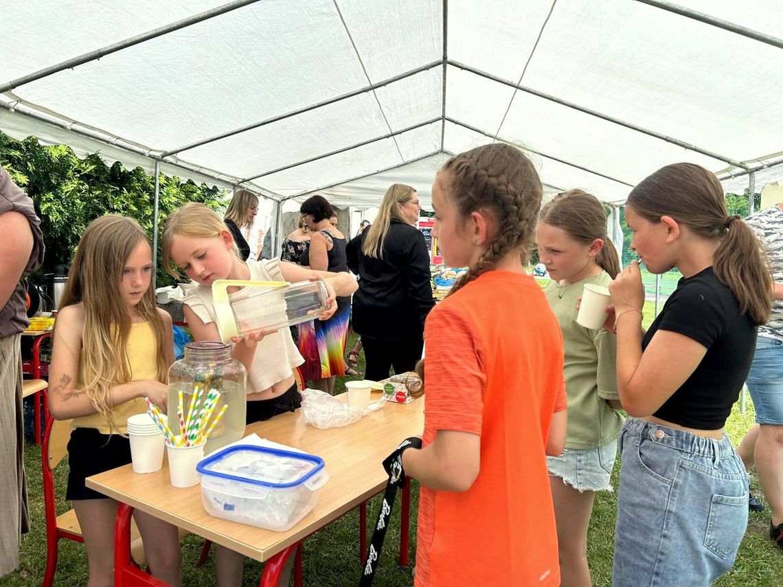 Festyn na osiedlu Azoty. Były tańce, zabawa i uśmiechnięte buzie! ZDJĘCIA