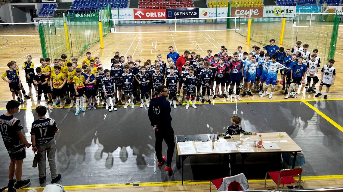 Finałowy turniej Opolskiej Ligi Mini Siatkówki w Kędzierzynie-Koźlu. ZDJĘCIA