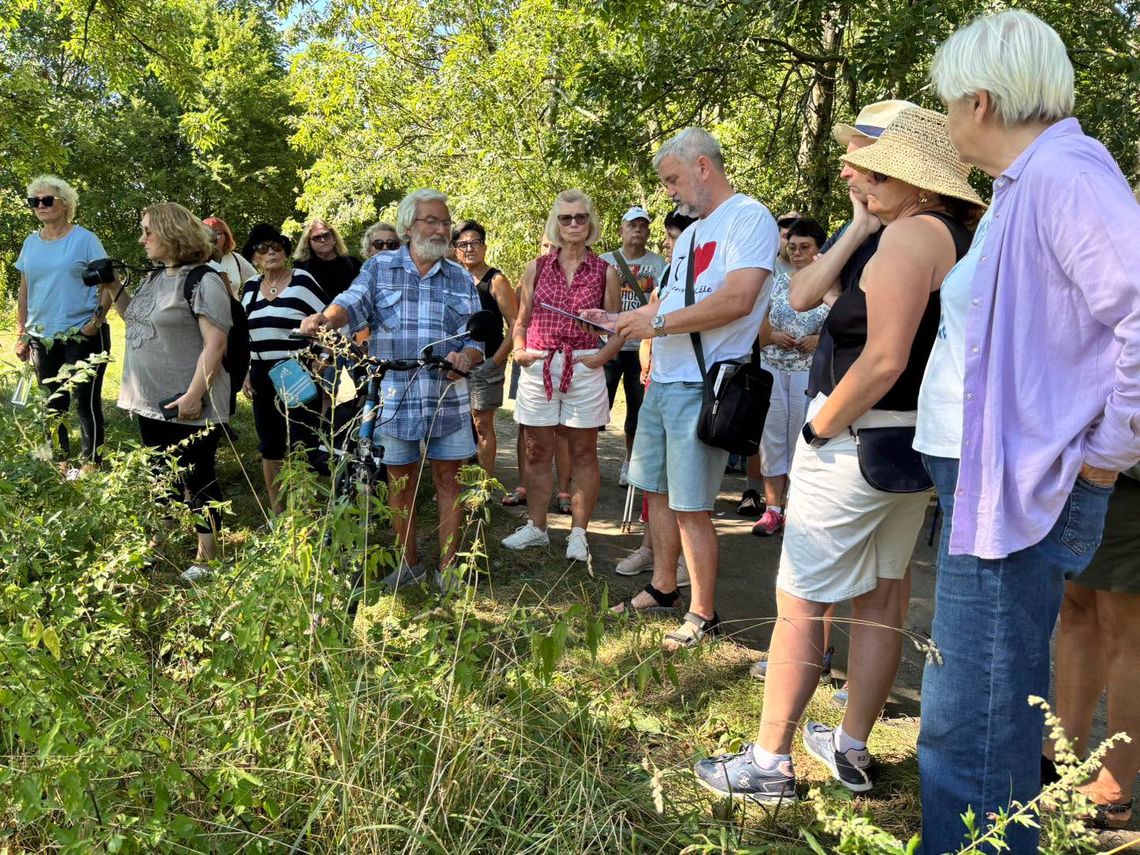 Frekwencja zaskoczyła. Mieszkańcy przyszli poznać tajemnice Kanału Kłodnickiego. ZDJĘCIA Frekwencja zaskoczyła. Mieszkańcy przyszli poznać tajemnice Kanału Kłodnickiego. ZDJĘCIA