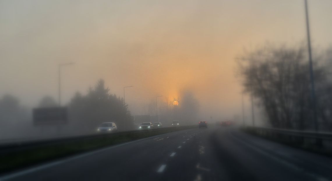 Gęsta mgła spowije Kędzierzyn-Koźle i powiat. IMGW wydał ostrzeżenie pierwszego stopnia Gęsta mgła spowije Kędzierzyn-Koźle i powiat. IMGW wydał ostrzeżenie pierwszego stopnia