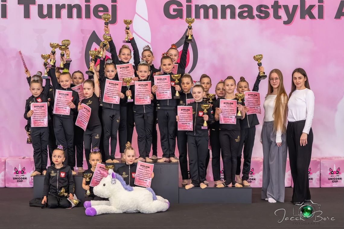 Gimnastyczki z Kędzierzyna-Koźla na podium podczas turnieju Unicorn Cup 2026 w Oleśnie. ZDJĘCIA Gimnastyczki z Kędzierzyna-Koźla na podium podczas turnieju Unicorn Cup 2026 w Oleśnie. ZDJĘCIA