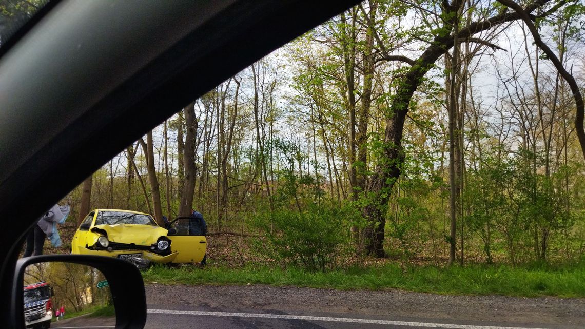 Groźnie wyglądające zdarzenie drogowe na ulicy Sławięcickiej w Kędzierzynie-Koźlu Groźnie wyglądające zdarzenie drogowe na ulicy Sławięcickiej w Kędzierzynie-Koźlu
