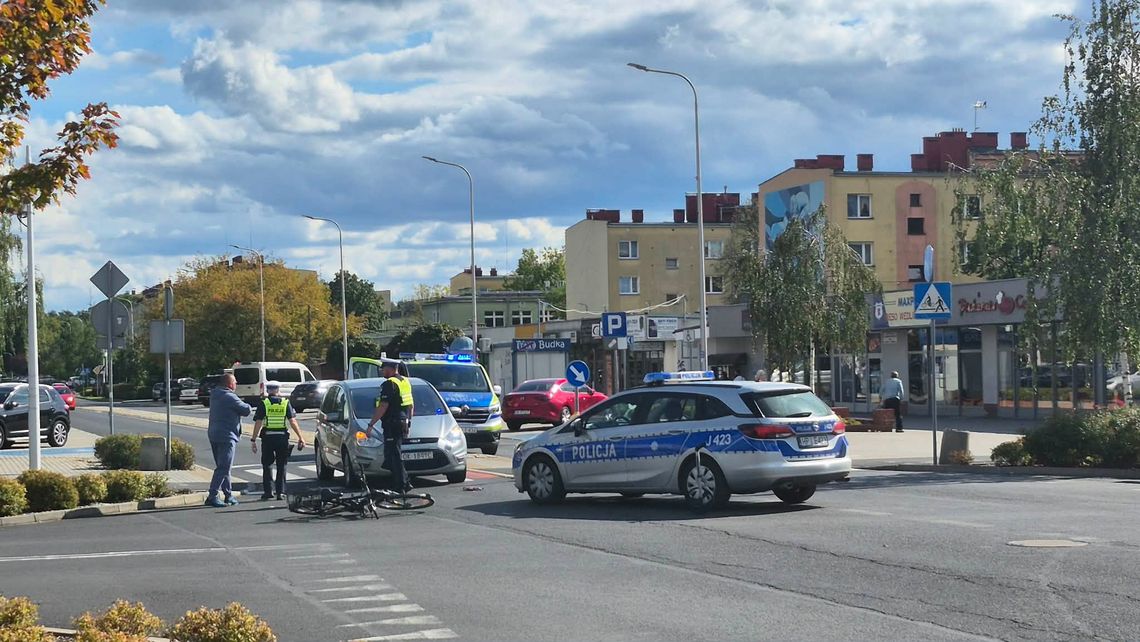 Groźne zdarzenie w Śródmieściu. Potrącony rowerzysta trafił do szpitala. ZDJĘCIA Groźne zdarzenie w Śródmieściu. Potrącony rowerzysta trafił do szpitala. ZDJĘCIA