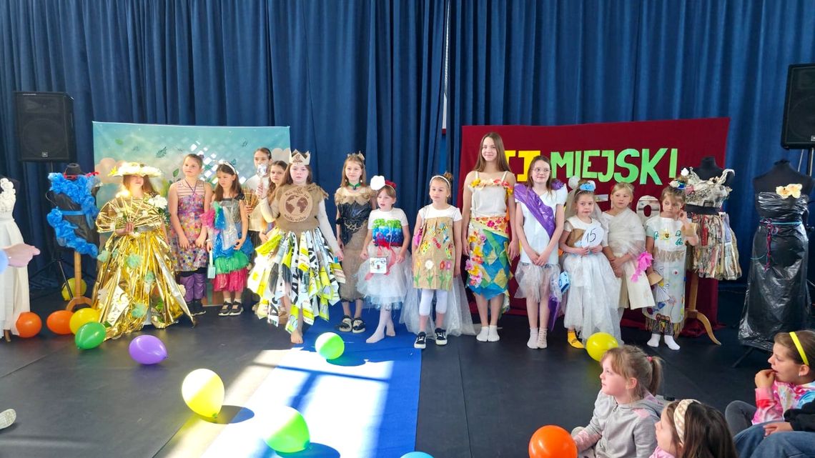 II Miejski Pokaz Eko Mody w PSP nr 15. ZDJĘCIA