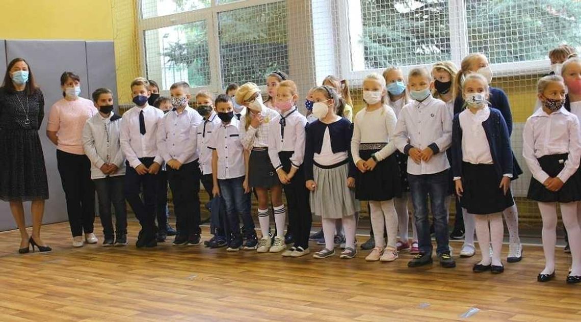 Inauguracja roku szkolnego w Kędzierzynie-Koźlu i nagroda dla szkoły podstawowej nr 1. ZDJĘCIA