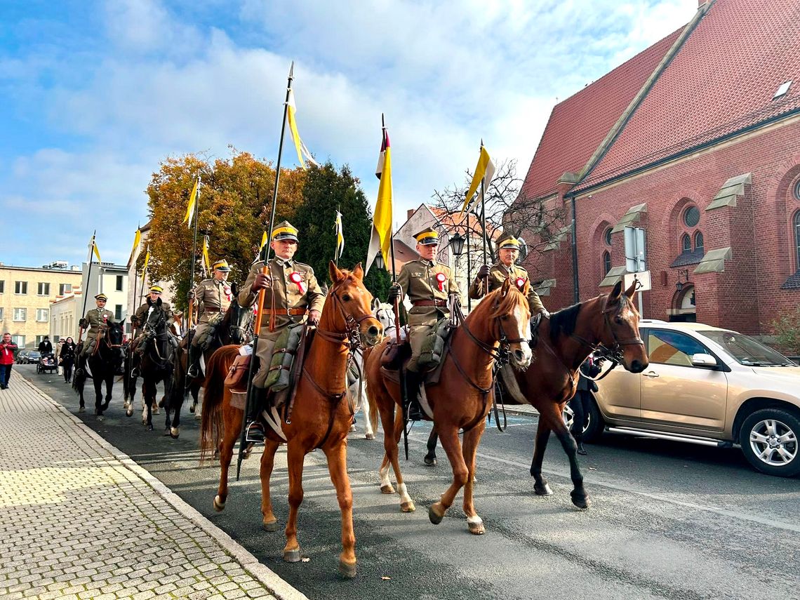 Inauguracja Tygodnia Patriotycznego w iście ułańskim stylu. ZDJĘCIA Inauguracja Tygodnia Patriotycznego w iście ułańskim stylu. ZDJĘCIA