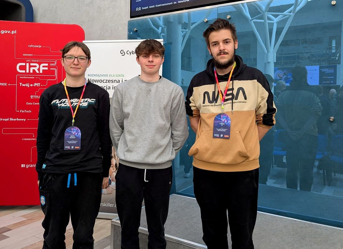 Informatycy z ZSTiO w Kędzierzynie-Koźlu wicemistrzami Polski w CyberSkiller Challenge 2025!