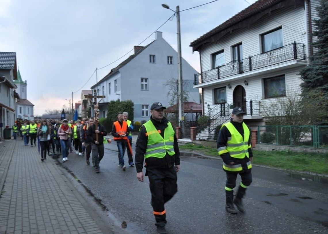 Inicjatywa wraca po trzech latach. Przed nami II Zakrzowska Nocna Droga Krzyżowa